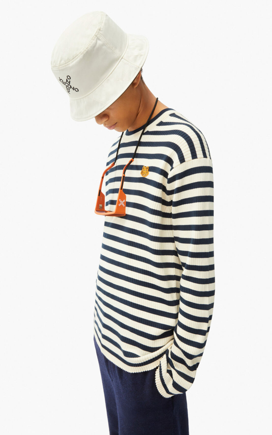 Kenzo Striped 虎 Crest セーター メンズ 白 - WDXFAE527